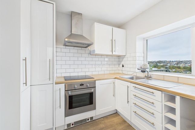 11 St. Peters Road, Milford Haven photo 4