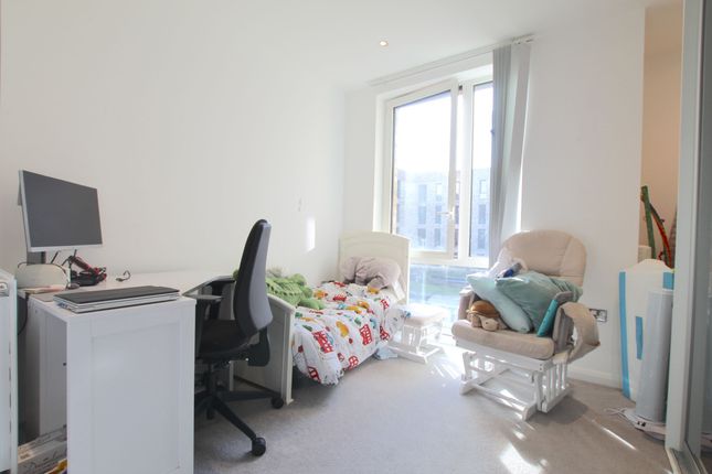 Flat 27, Welford Court, Edgware photo 4