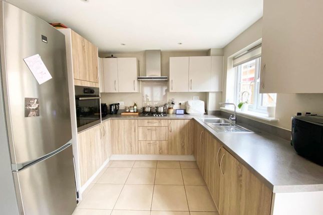3, Challis Close, Sawston, Cambridge photo 2