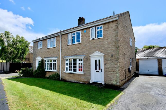 3-bed house on 3, Cedar Close, Huntingdon, £400,000