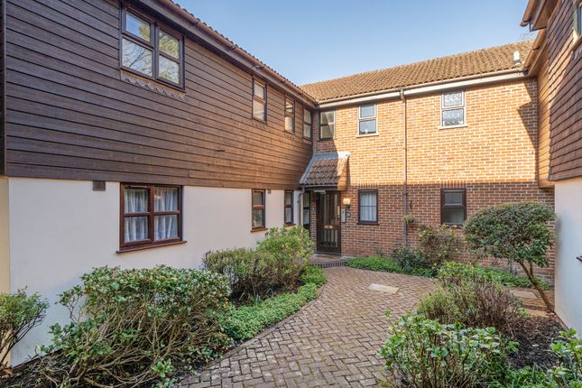 Flat 24, Leatherhead photo 2