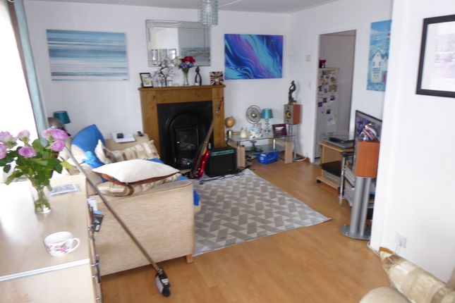 32 The Willows, Surrey Hills Park, Guildford Road, Normandy, Guildford photo 4