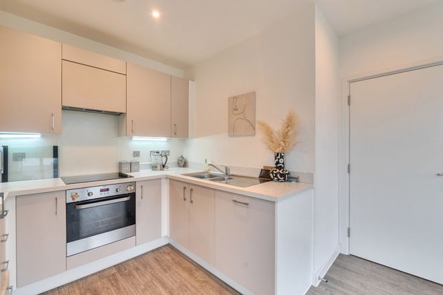 17 Medawar Drive, London photo 3