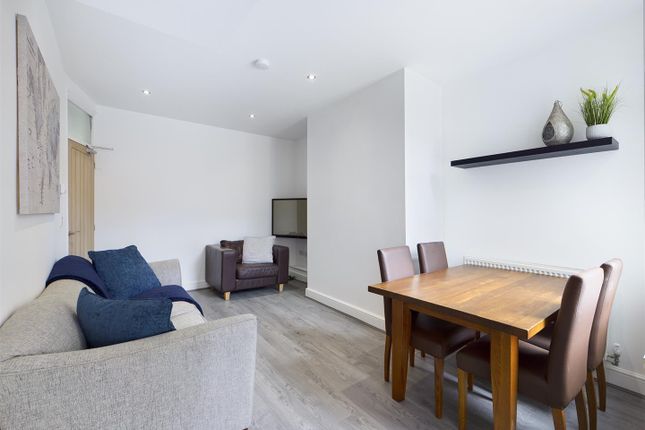 Thumbnail Room to rent in Bills Inc Houseshare, Telford Street, Gateshead
