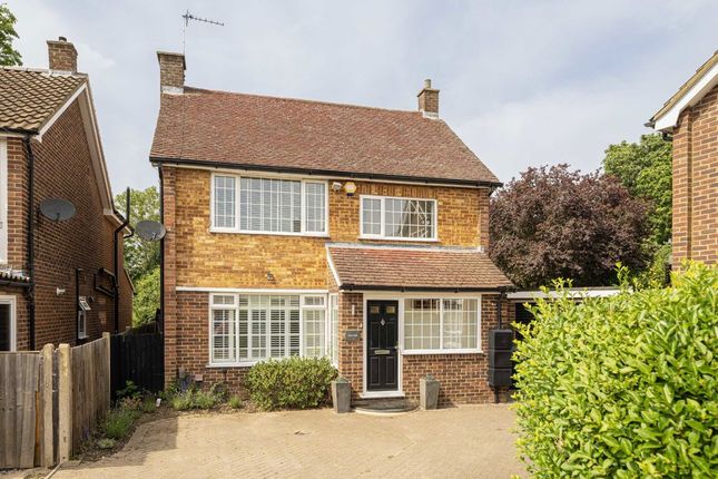 4-bed house on 38, Minsterley Avenue, Shepperton, £3,750/mo