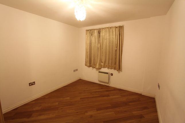 Flat for sale in Locksons Close, London