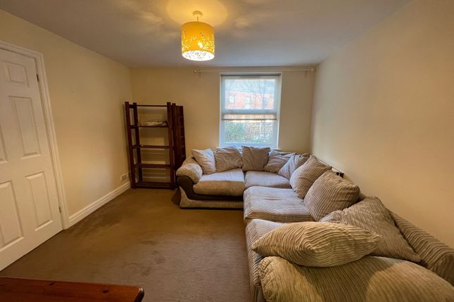 33, Millstream Close, Palmers Green photo 2