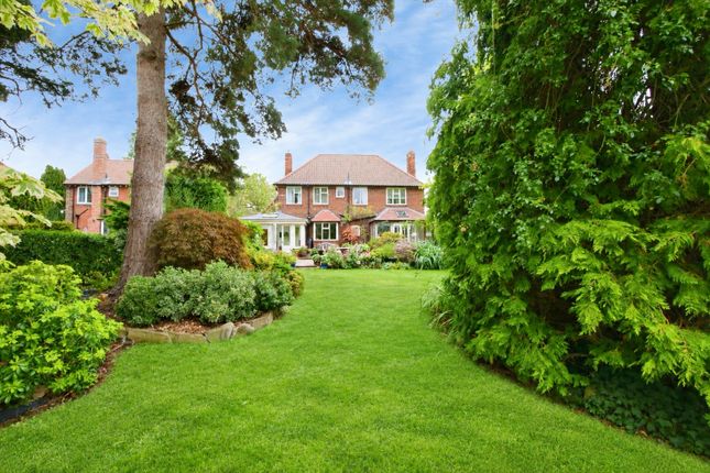 4-bed detached on York Road, York, £750,000