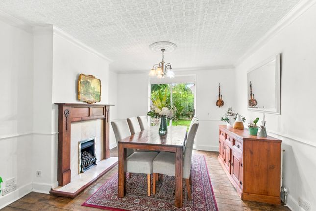 41 Parkland Crescent, Leeds photo 4