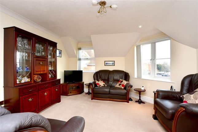 Flat for sale in Middle Row, Faversham, Kent