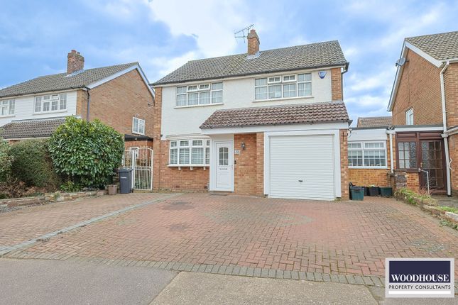 Thumbnail Detached house for sale in Rushleigh Avenue, Cheshunt, Waltham Cross