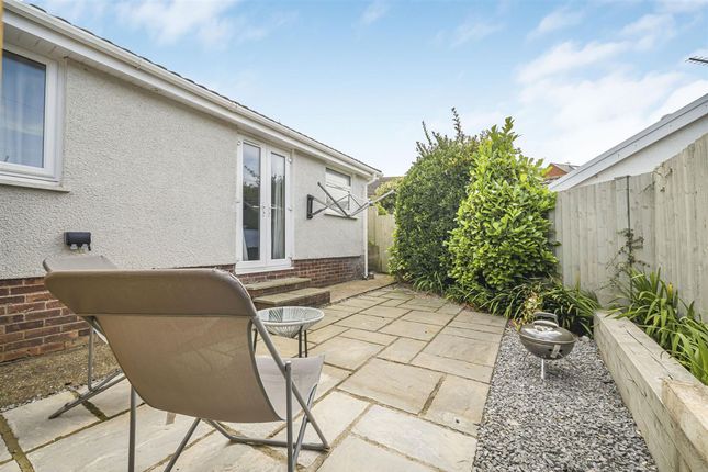 15 Sarlou Close, Swansea photo 4