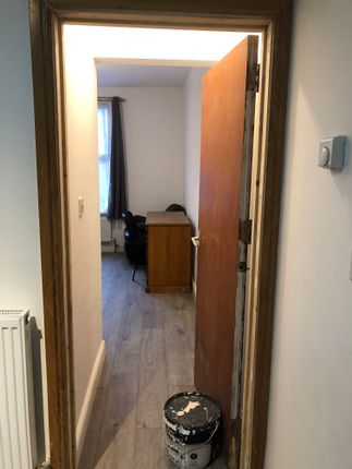 78, Donnington Garden, Reading photo 4