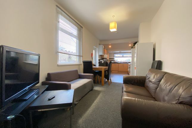 5-bed terraced on 118, Lisvane Street, Cardiff, £2,625/mo