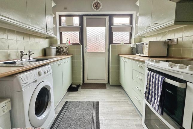 51, Lon Derw, Abergele photo 3