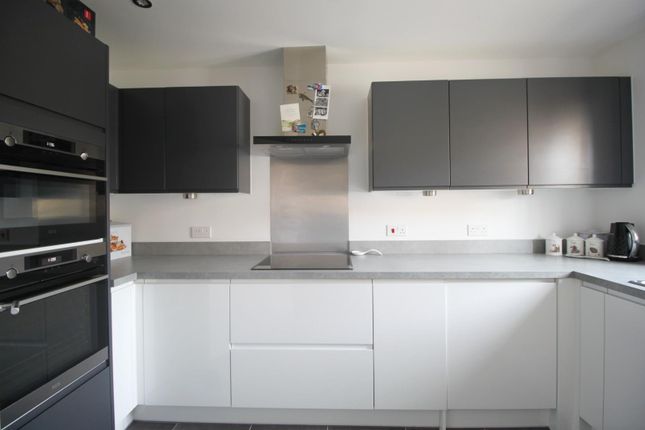 25, Pegasus Avenue, Southampton photo 4