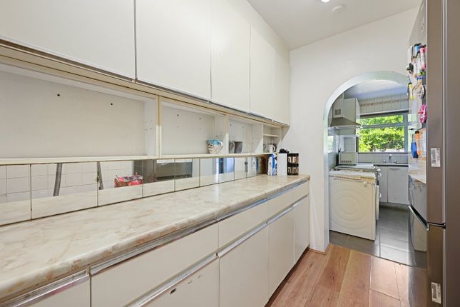 22, Ballards Road, London photo 4