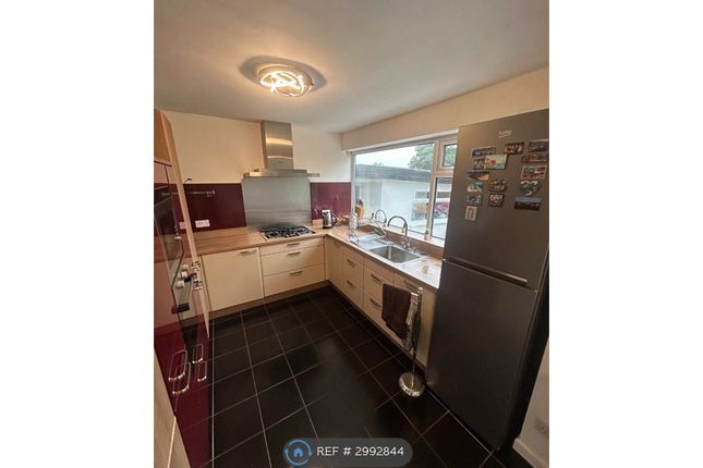 Main St, Shadwell, Leeds photo 3