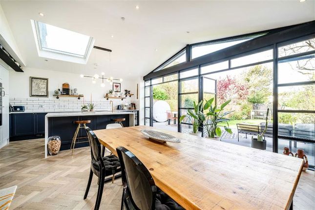3, Summer Avenue, East Molesey photo 3
