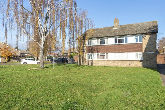 Flat for sale in Kirby Way, Walton-On-Thames, Surrey