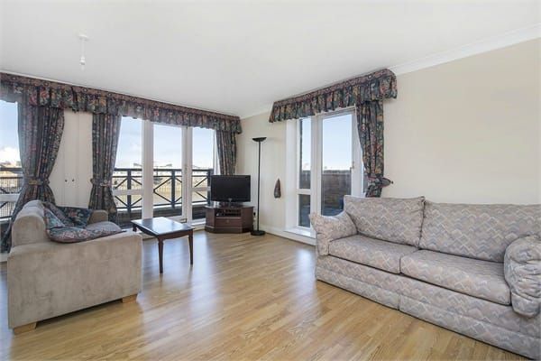 Apartment 27, Windsor Court, London photo 2