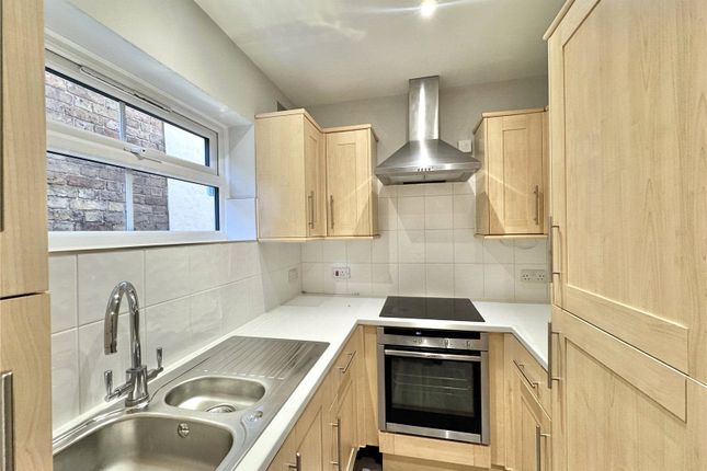 Flat 2, 36, Park Street, Hertfordshire photo 4