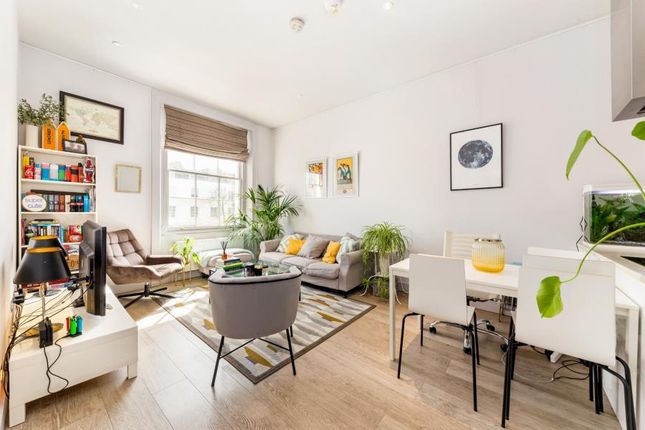 Flat to rent in Clifton Gardens, Little Venice