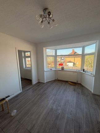 79, Glenloch Road, Enfield photo 2