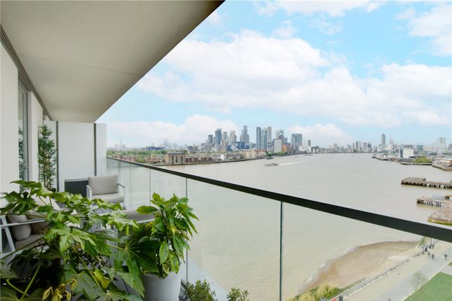 Thumbnail Flat for sale in Atlantic Point, 2 Harrison Walk, Greenwich, London