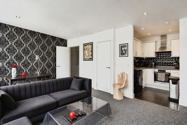 Flat FLAT 301, SKYLINE PLAZA, 45, Victoria Avenue, Southend-on-sea photo 4