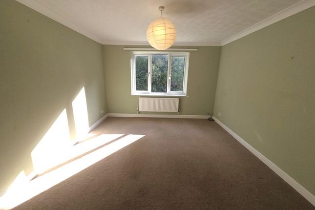 7, Lismore Park, Buxton photo 4