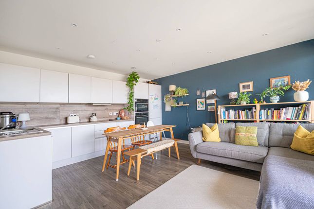 Thumbnail Flat for sale in Hawfinch House NW9, Hendon, London,