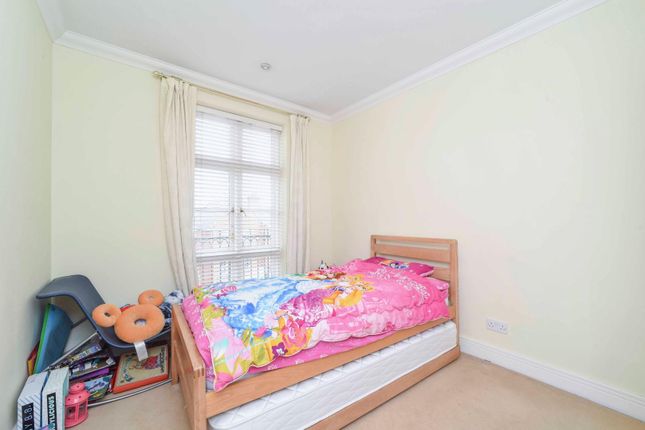 Flat to rent in Gillespie House, Holloway Drive, Virginia Water