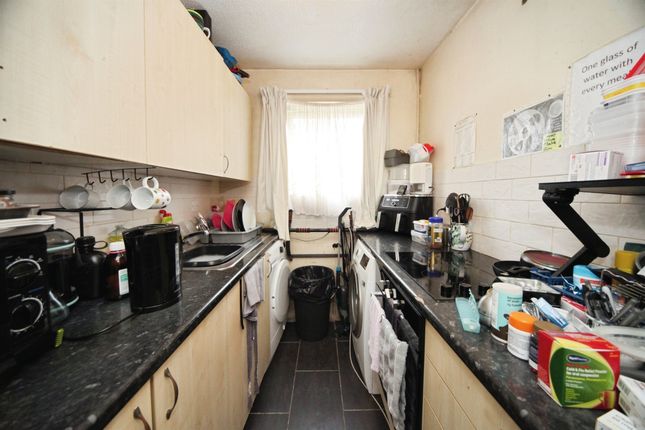 55, Repton Close, Luton photo 2