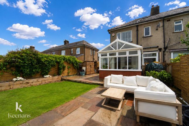 31, Red Lees Avenue, Burnley photo 2