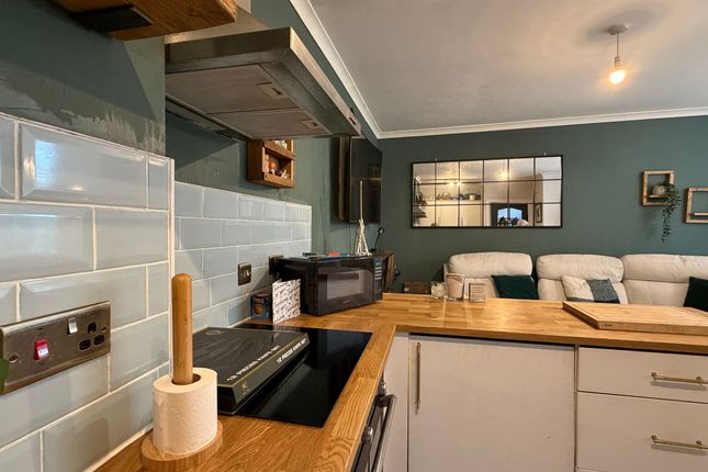 Flat 3, 14 Lampits Road, Lanark photo 5