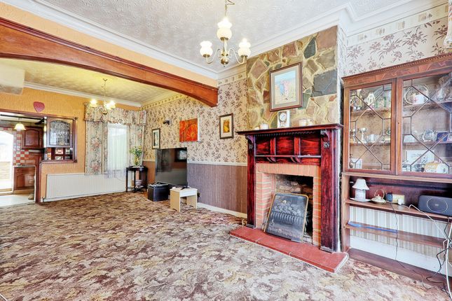 16, Oak Street, Romford photo 4