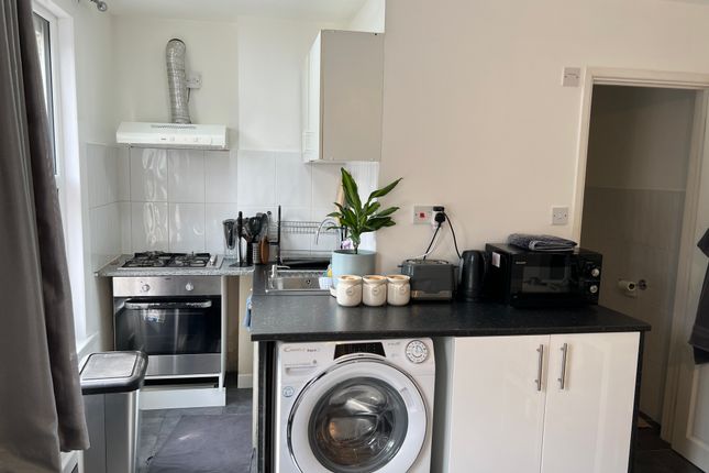 Flat to rent in Loampit Hill, Lewisham
