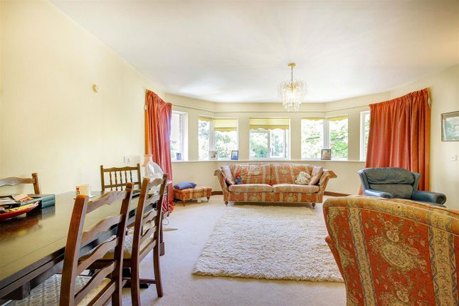 Flat for sale in Cavell Drive, The Ridgeway, Enfield