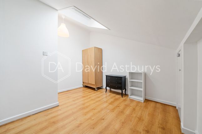 Flat to rent in Lynton Road, Crouch End, London