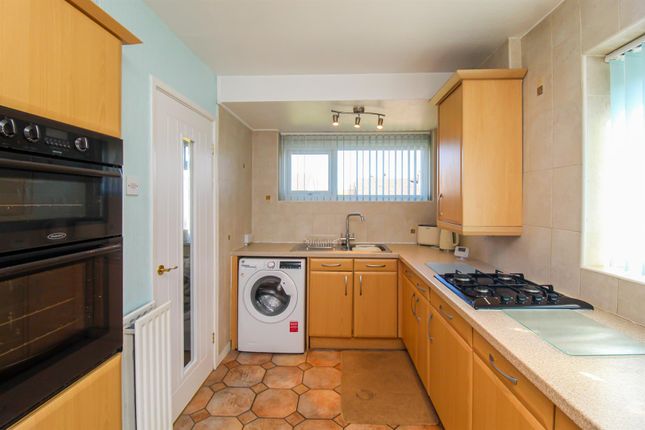 5, Pentland Grove, Wakefield photo 2