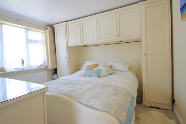 20, Northwood Avenue, Woking photo 4