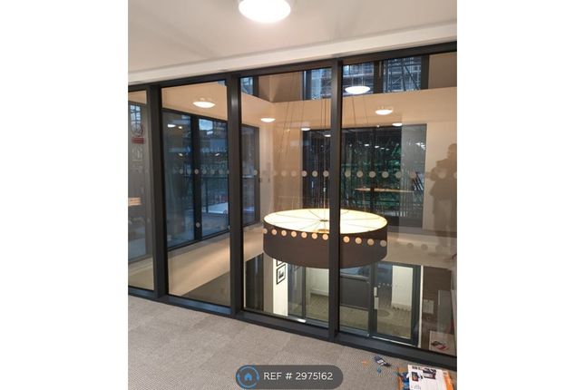 Flat, Jubilee Heights Parkside Avenue, London photo 4