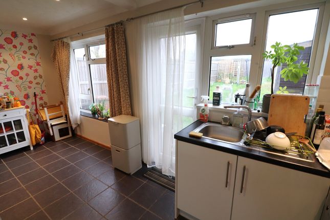 28, Fox Road, Hertfordshire photo 5