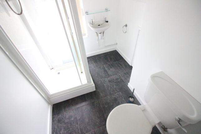 33, Connaught Road, Cardiff photo 4