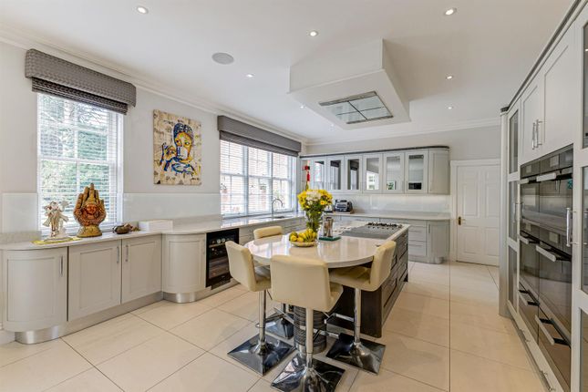 Eton House, The Chase, Ascot photo 3