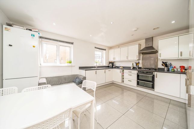 1, Dock Meadow Reach, London photo 4