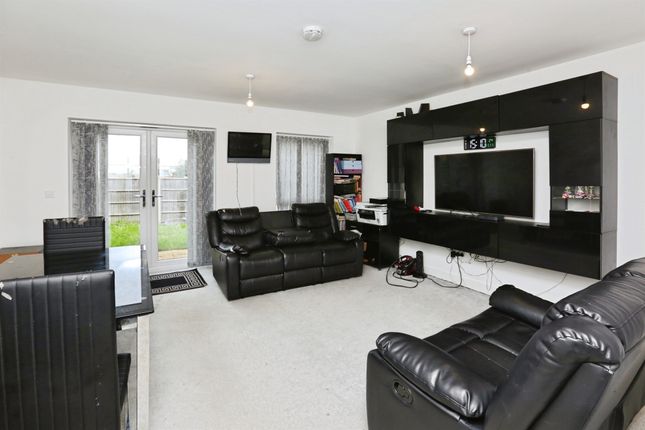 39, Courageous Road, Lee-On-The-Solent photo 4