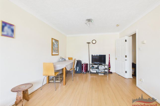 Flat 24, 24, Knowles Court, Gayton Road, Harrow photo 3