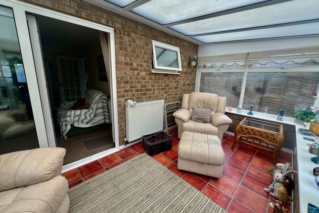 17, Bursledon Close, Bognor Regis photo 3